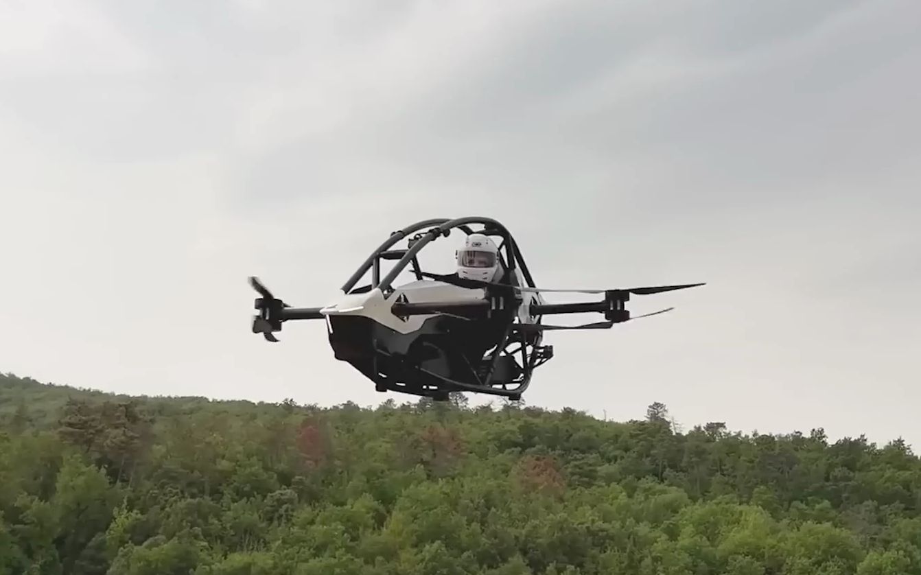 电动飞行的未来：青岛蔚蓝空间新型eVTOL飞行器首次试飞成功(图1)