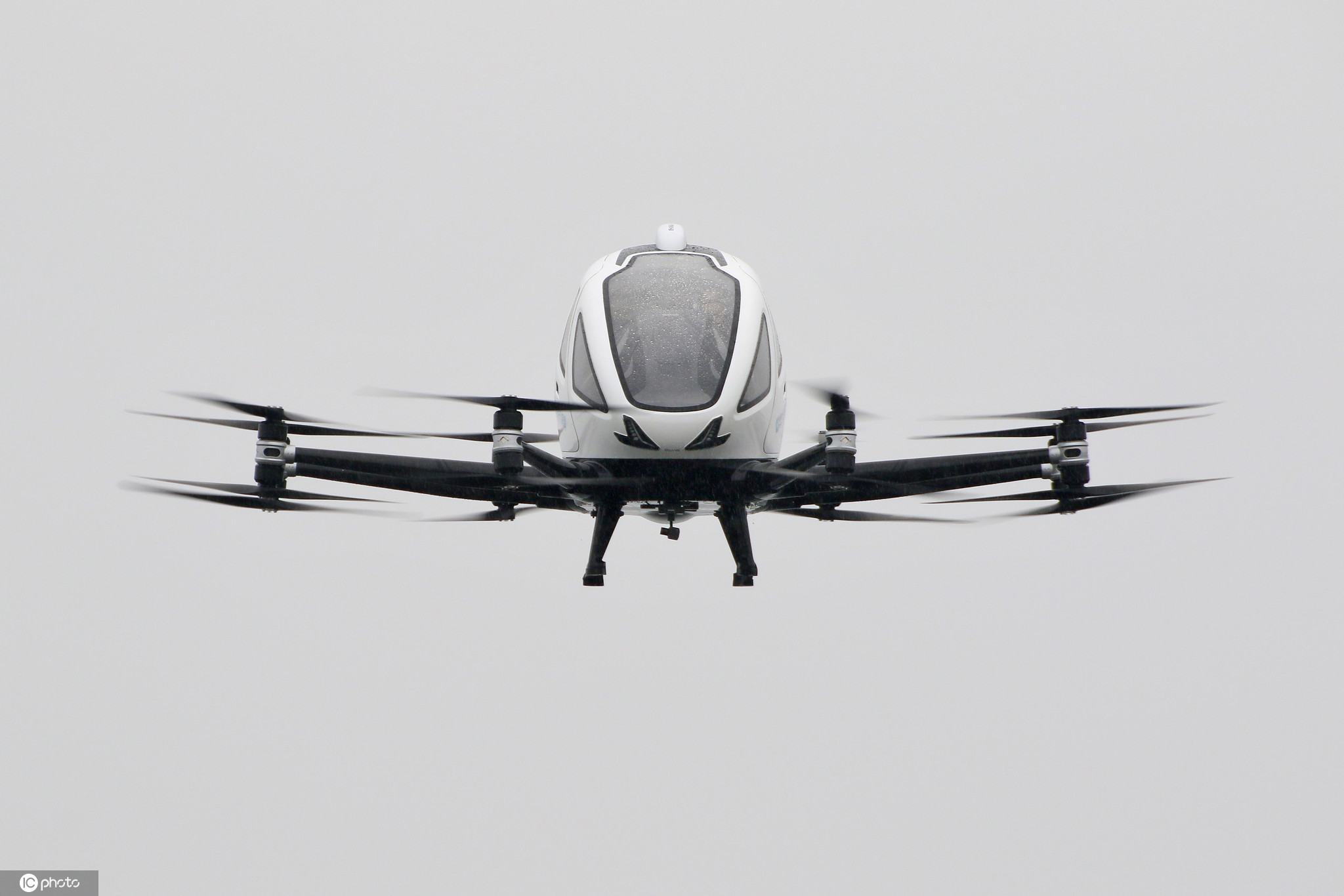 飞行器革命：Nuuva V300首测成功AI助力未来出行(图1)