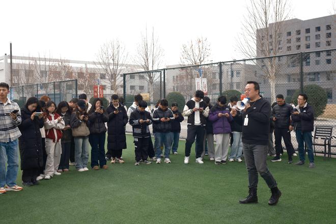 “启智蓝天：无人机入门探秘之旅”(图1)