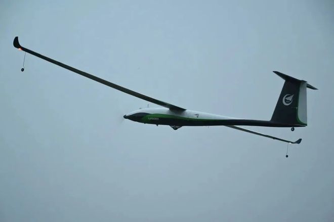 连续飞行30小时！航空工业氢能源无人机打破国内同类飞行器纪录(图1)