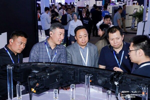 汽车电子低空飞行核心零部件拆解区亮相NEPCON China 2025(图2)