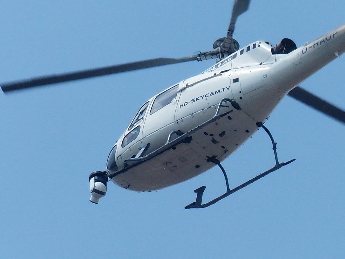 全球最大飞行器首次试飞成功 在空中盘旋一周降落(图1)
