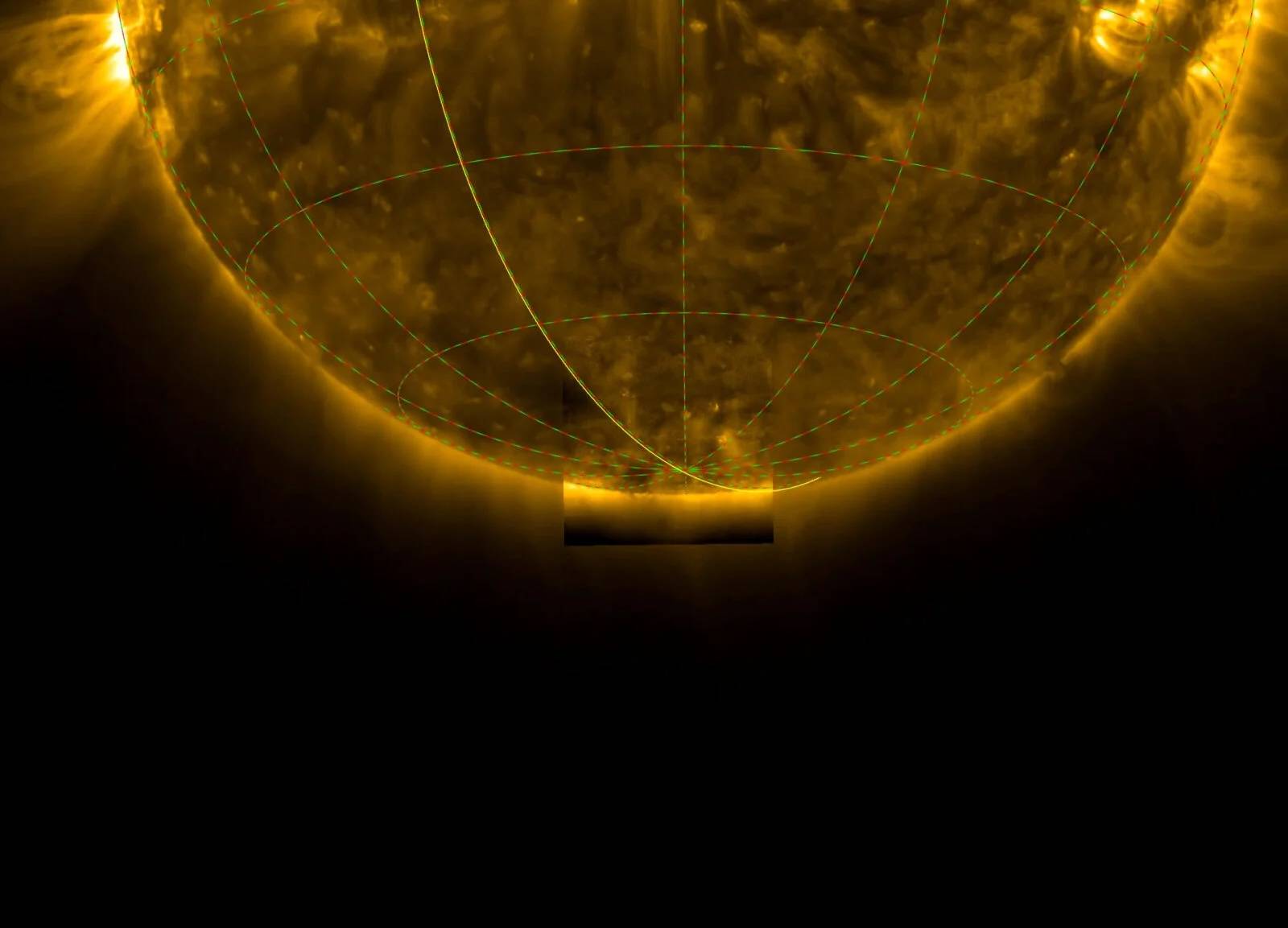 太阳轨道飞行器首秀：太阳南极混乱磁场首次清晰呈现(图2)