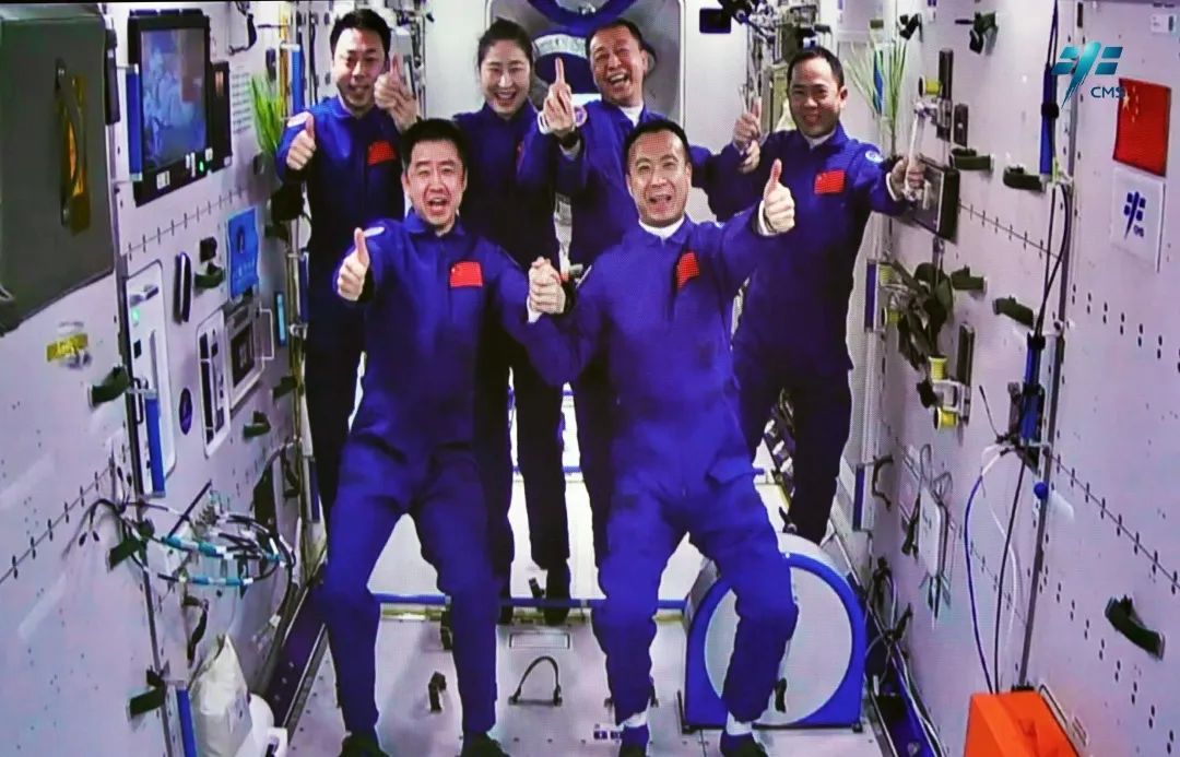 “太空之家”满员6名航天员如何共同工作生活？(图1)