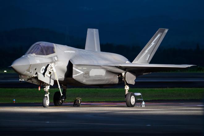 洋相出尽！英国F-35B战斗机仍然滞留在日本等待零件到达后维修(图4)