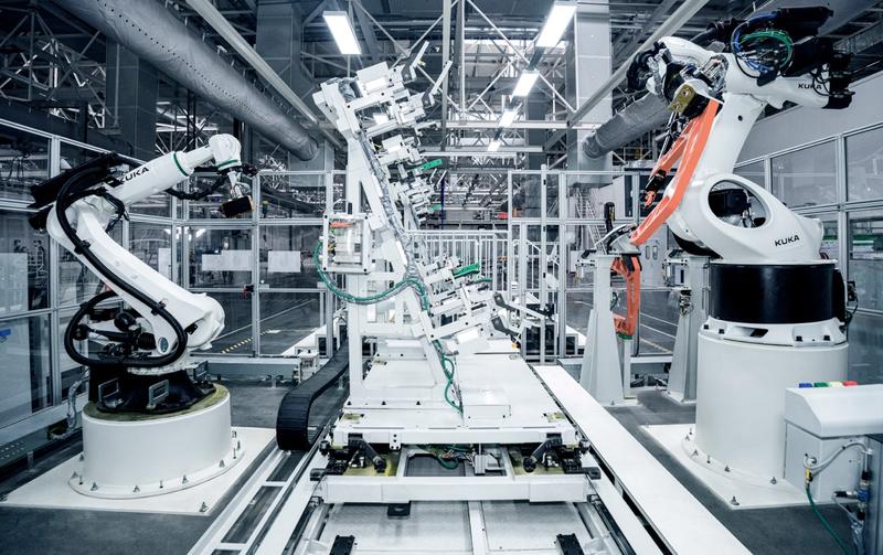 小鹏汇天飞行汽车量产工厂试产 首台陆地航母飞行器下线(图5)