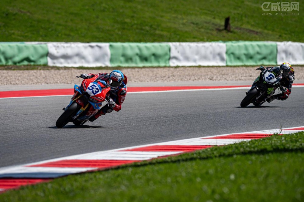 中国“孤勇者”：在技术禁区里硬闯出一片天(图1)